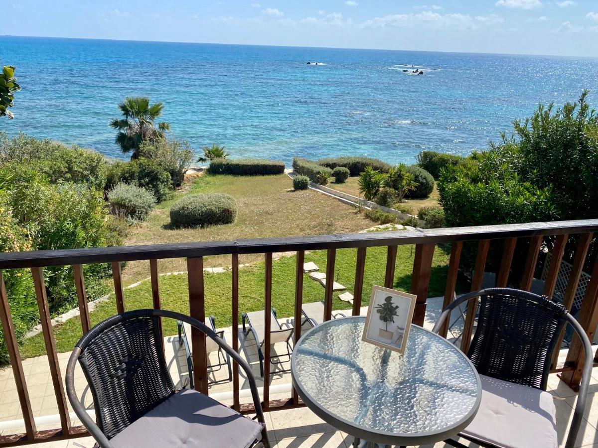 Amazing Front Line Villa In Coral Bay Pégeia Exteriör bild