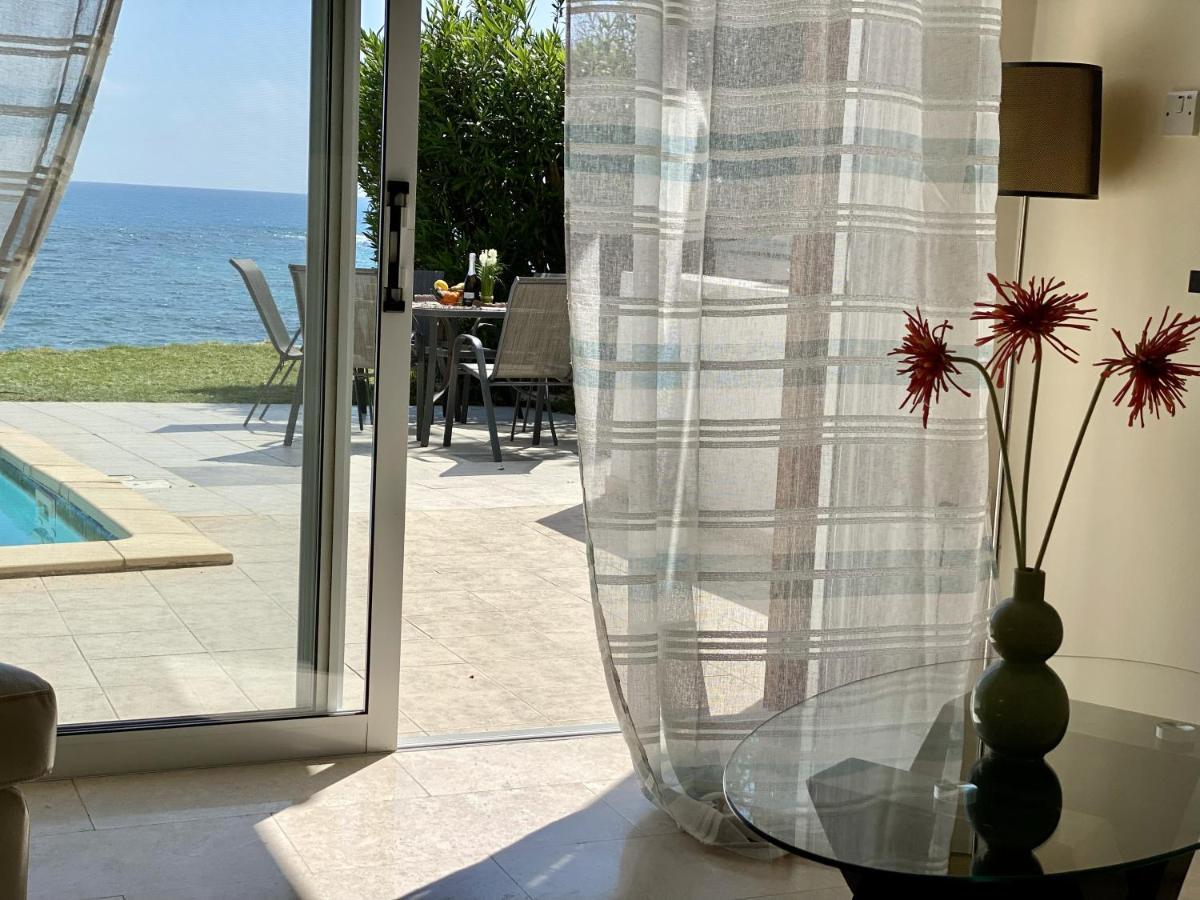 Amazing Front Line Villa In Coral Bay Pégeia Exteriör bild